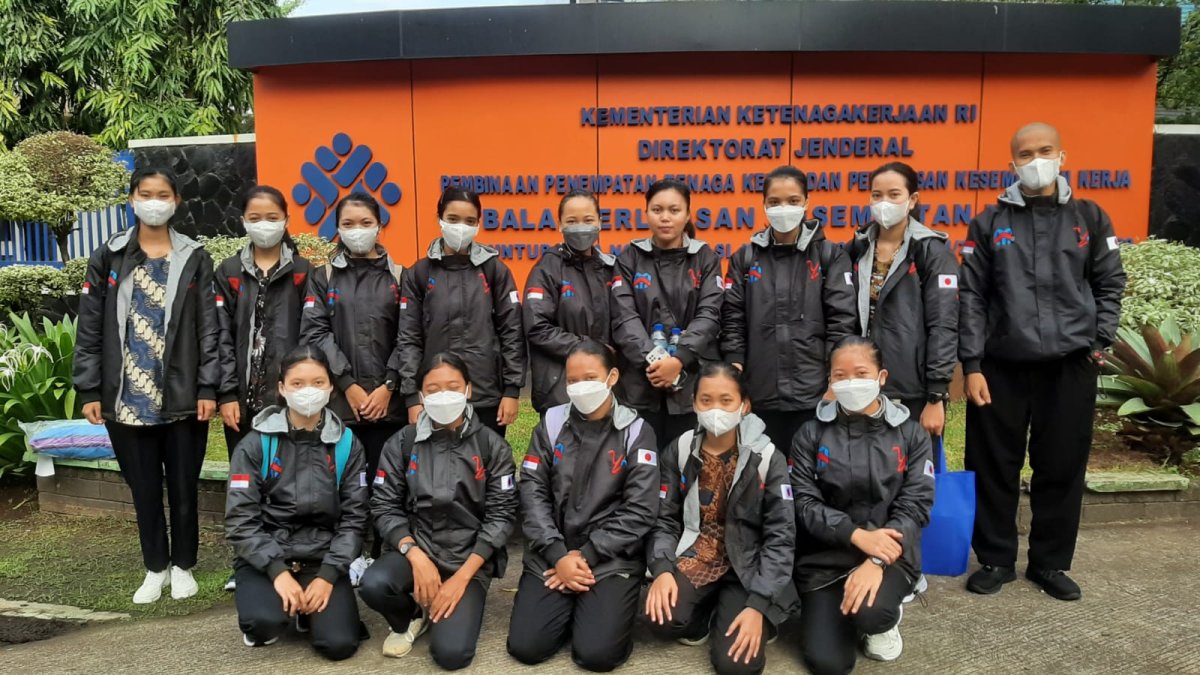 Keberangkatan IM Japan Kaigo ke Cevest Bekasi untuk melaksanakan Pelatihan Pusat